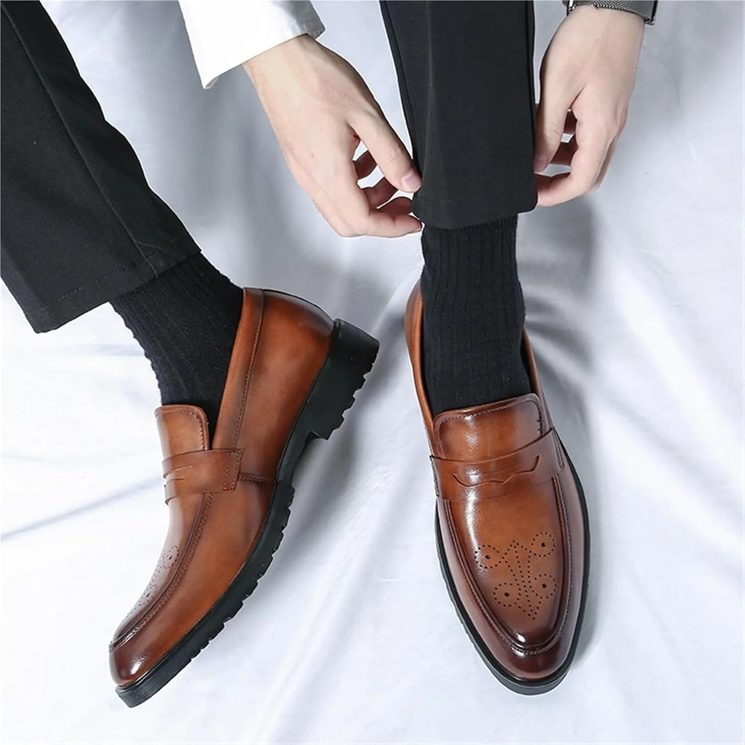 Men's Loafers Shoes Pointed Toe PU Leather Penny Loafers Flexible Lightweight Comfortable Party Slip-ons